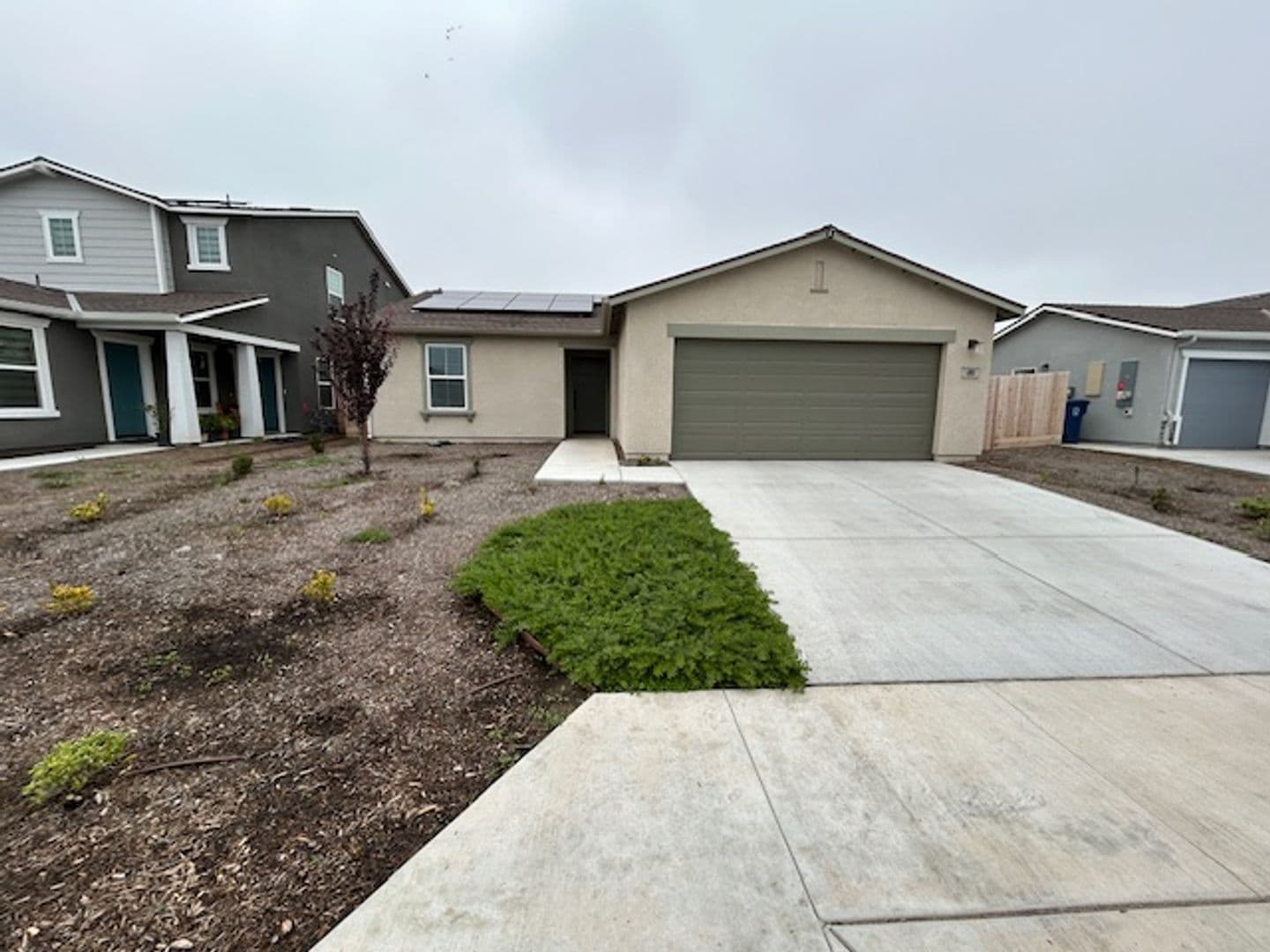 Tulare House: 490 Cromley St