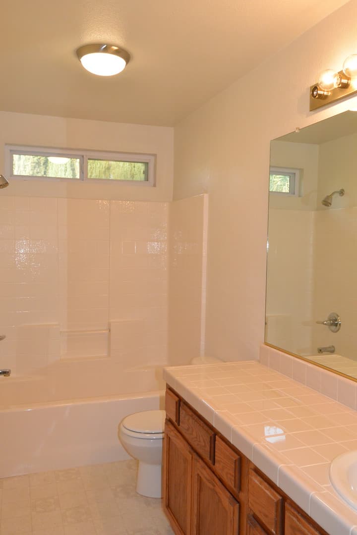 Visalia House: 2222 N. Quincy