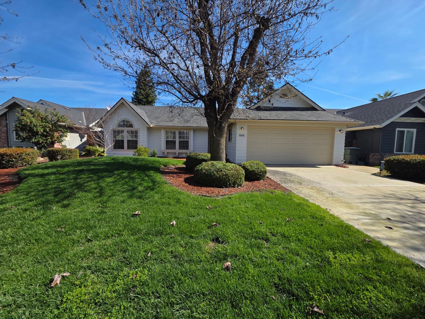 Visalia House: 444 N. Tommy St