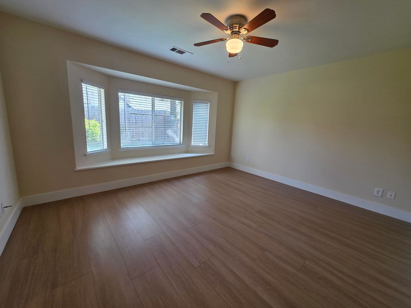 Visalia House: 444 N. Tommy St