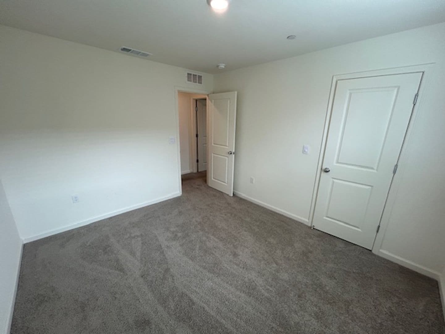 Tulare House: 490 Cromley St