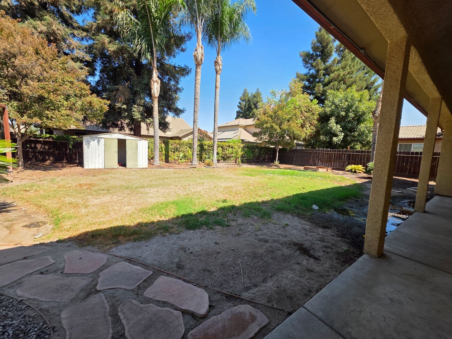 Visalia House: 1008 E. Arlen St