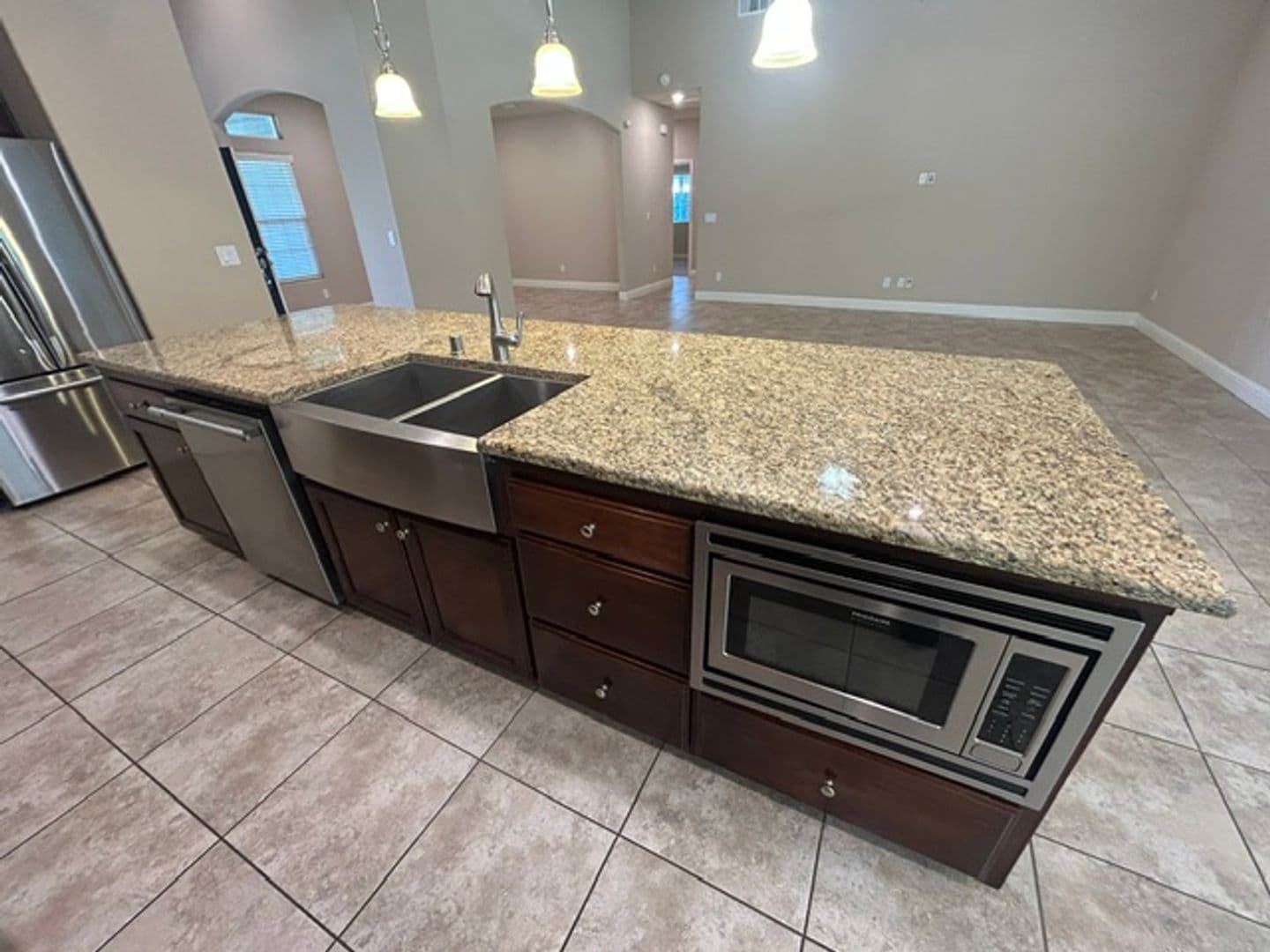 Visalia House: 3731 W Vine Ave