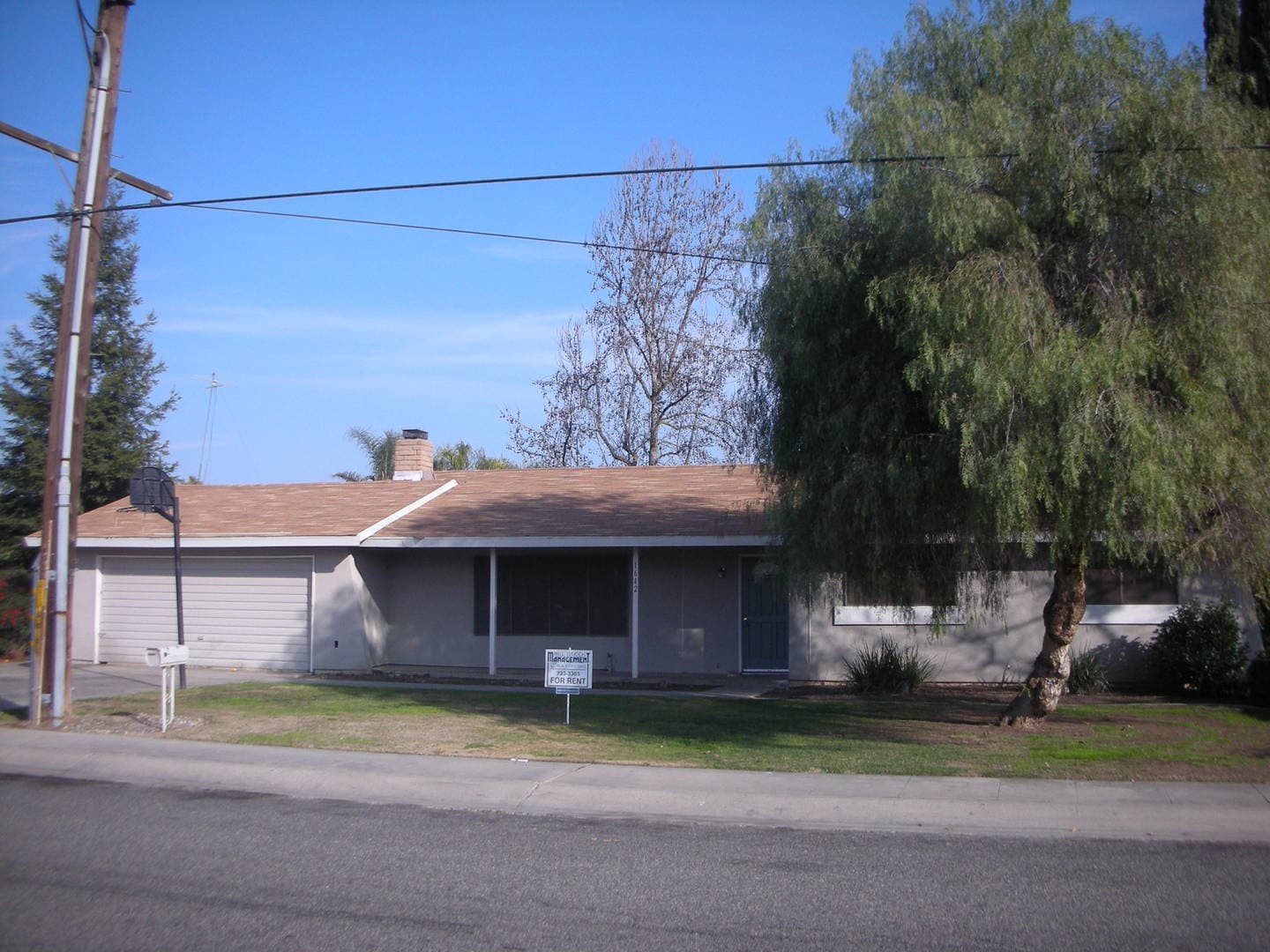 Visalia House: 1642 S. Burke