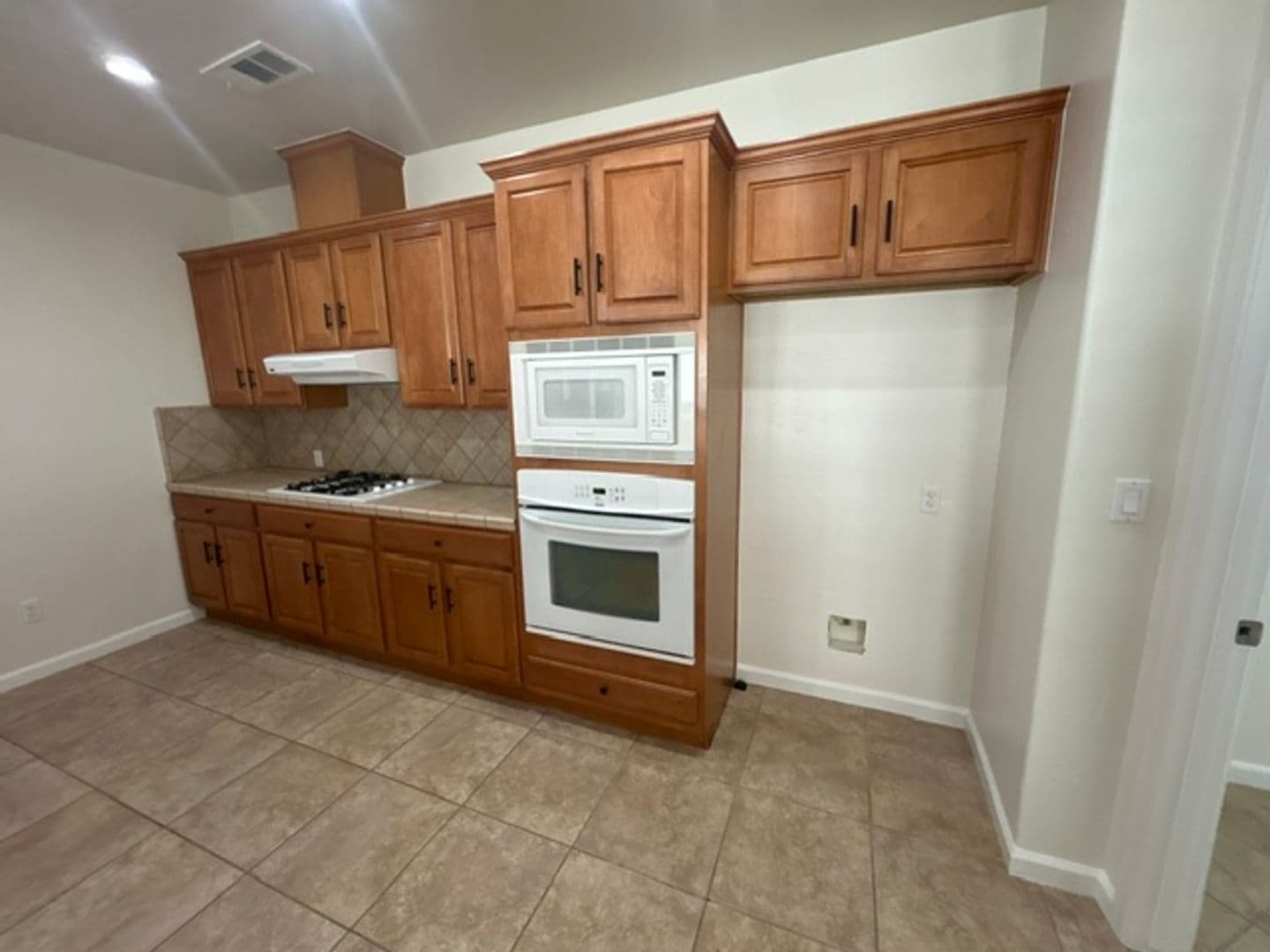 Visalia House: 328 S Holland CT