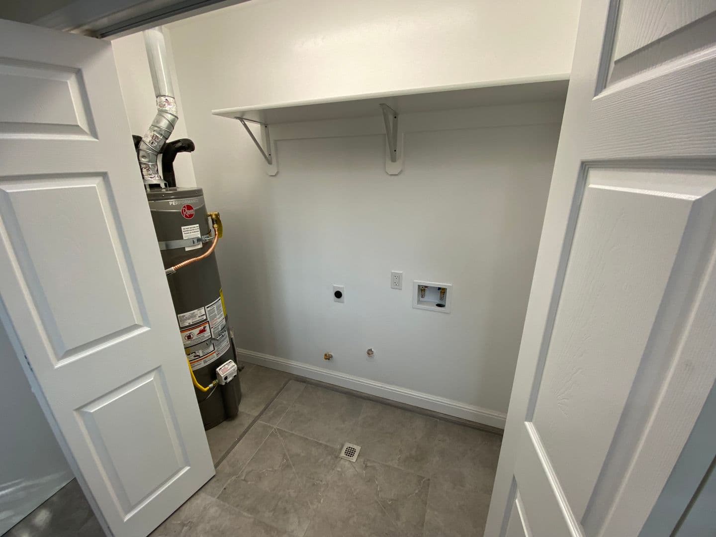 Visalia Apartment: 1134-1140 Chinowth / 4030-4036 Tulare
