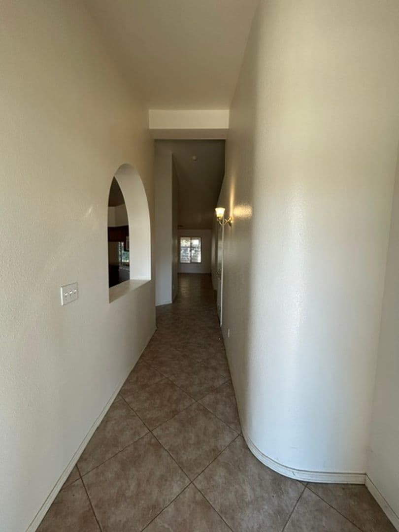 Visalia House: 1040 S. Casablanca