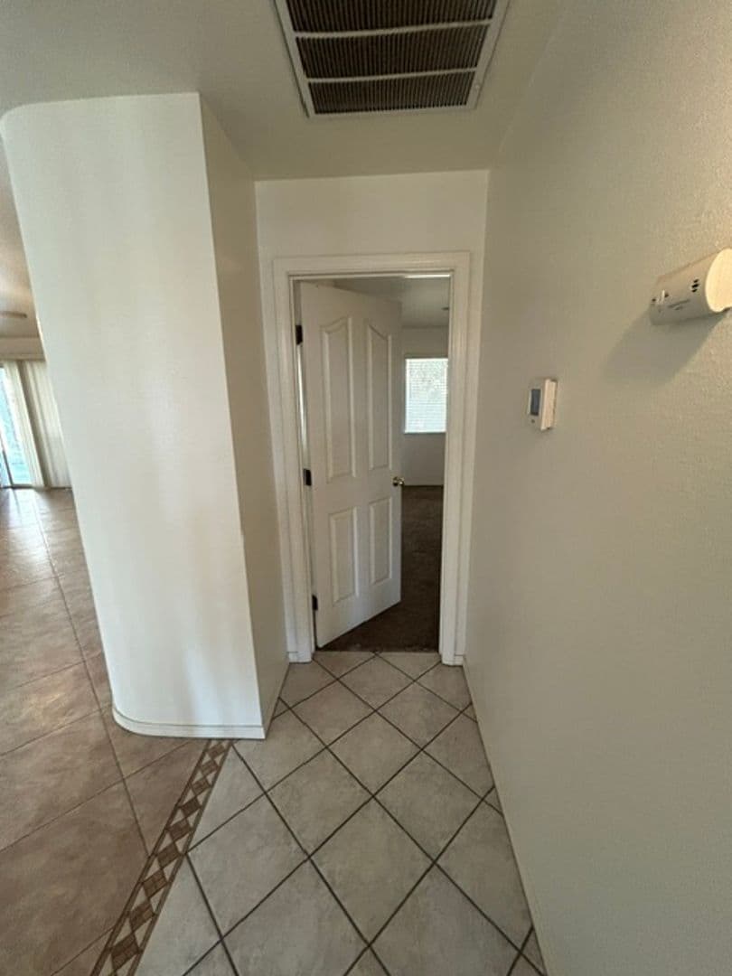 Visalia House: 1040 S. Casablanca