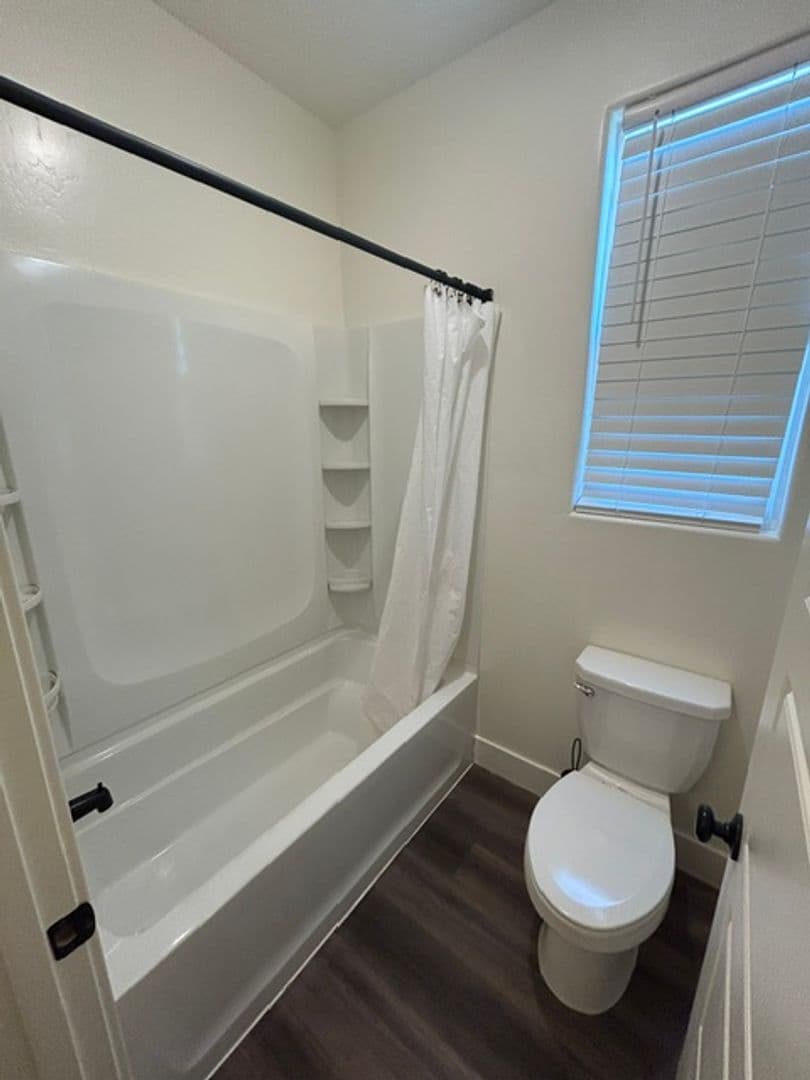 Visalia House: 2635 S. Cain Ct