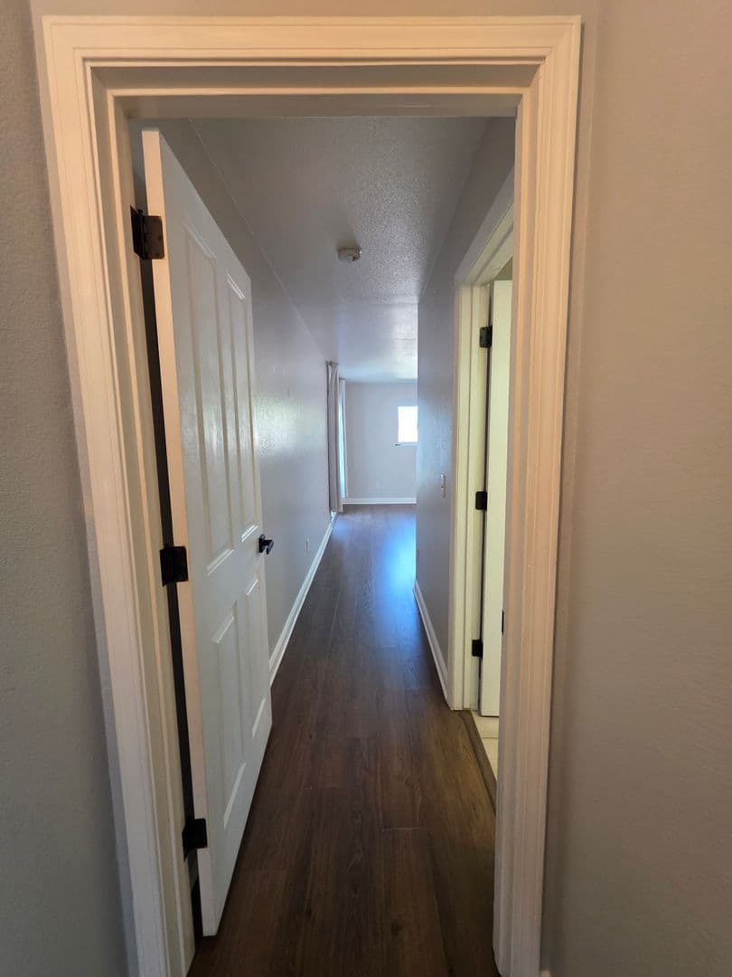 Visalia House: 1550 E. Vine Ct.