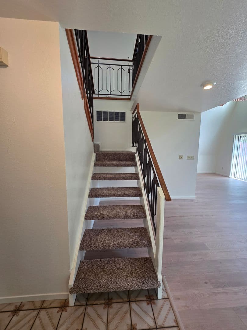 Visalia House: 2816 S Court Street