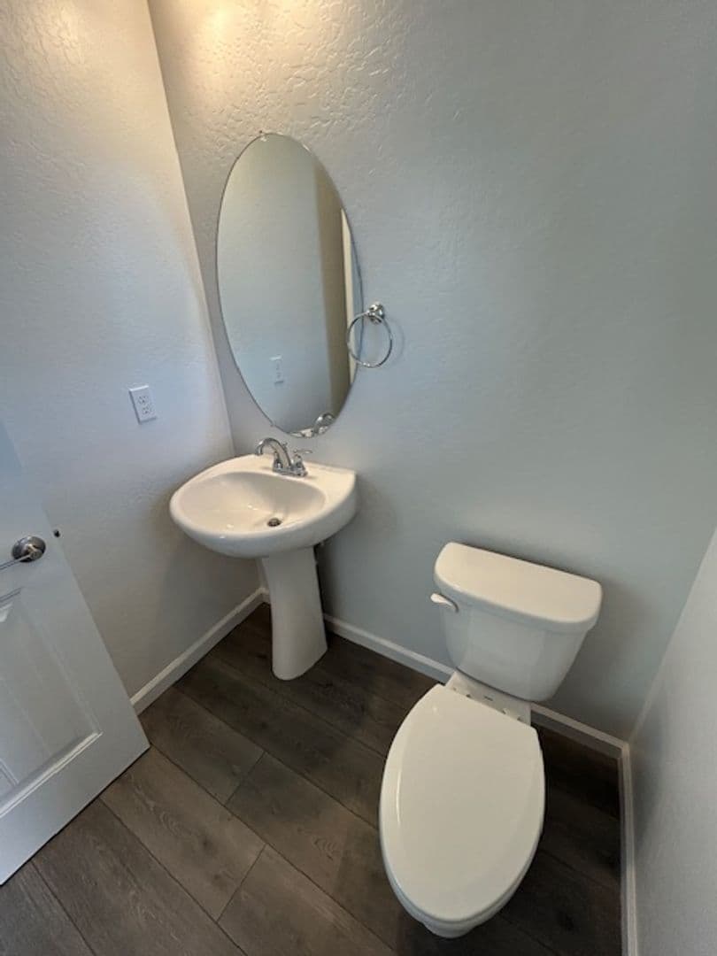 Visalia House: 3016 N. Chapel St