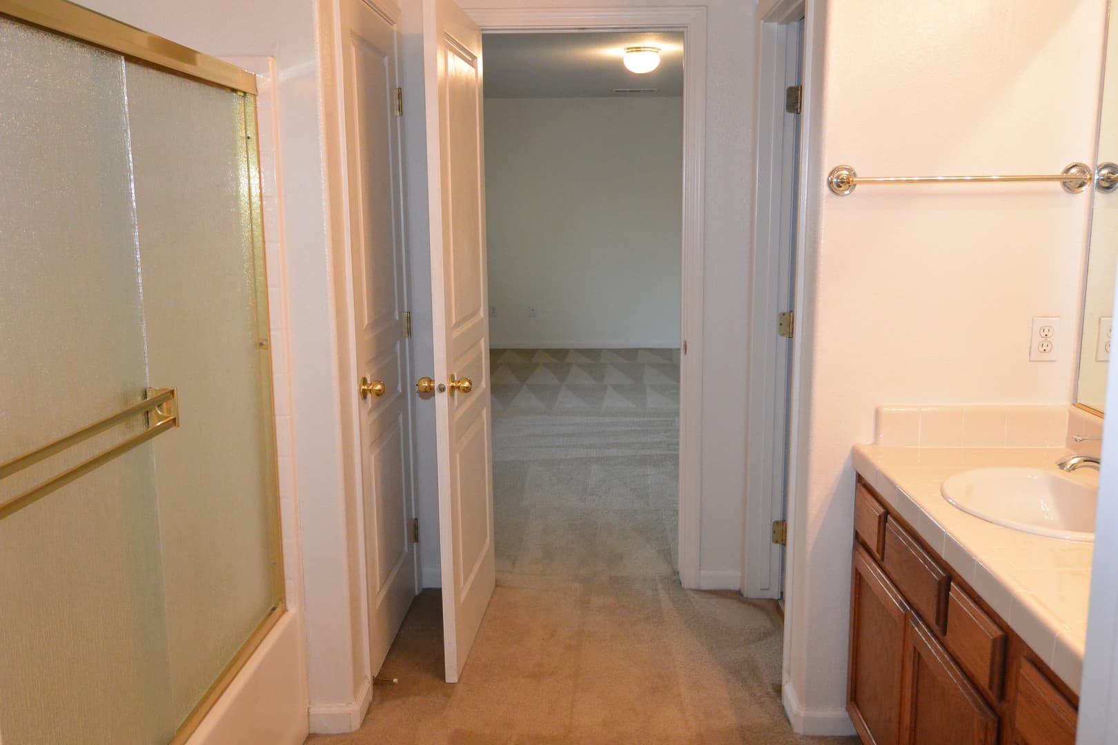 Visalia House: 2222 N. Quincy