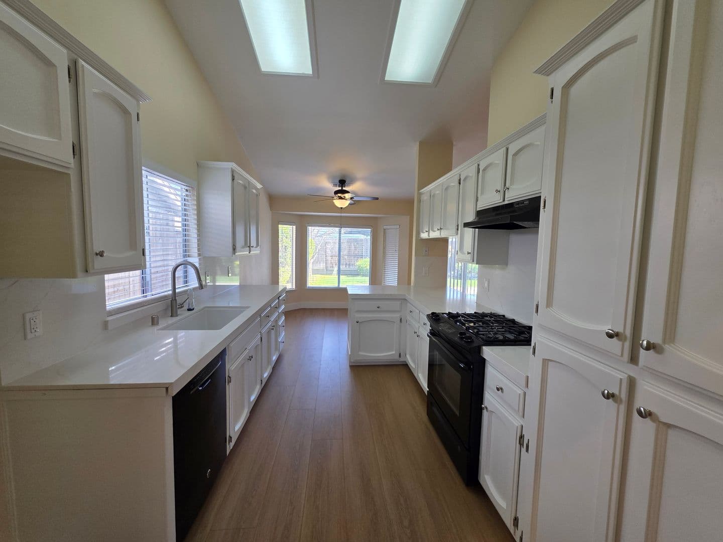 Visalia House: 444 N. Tommy St