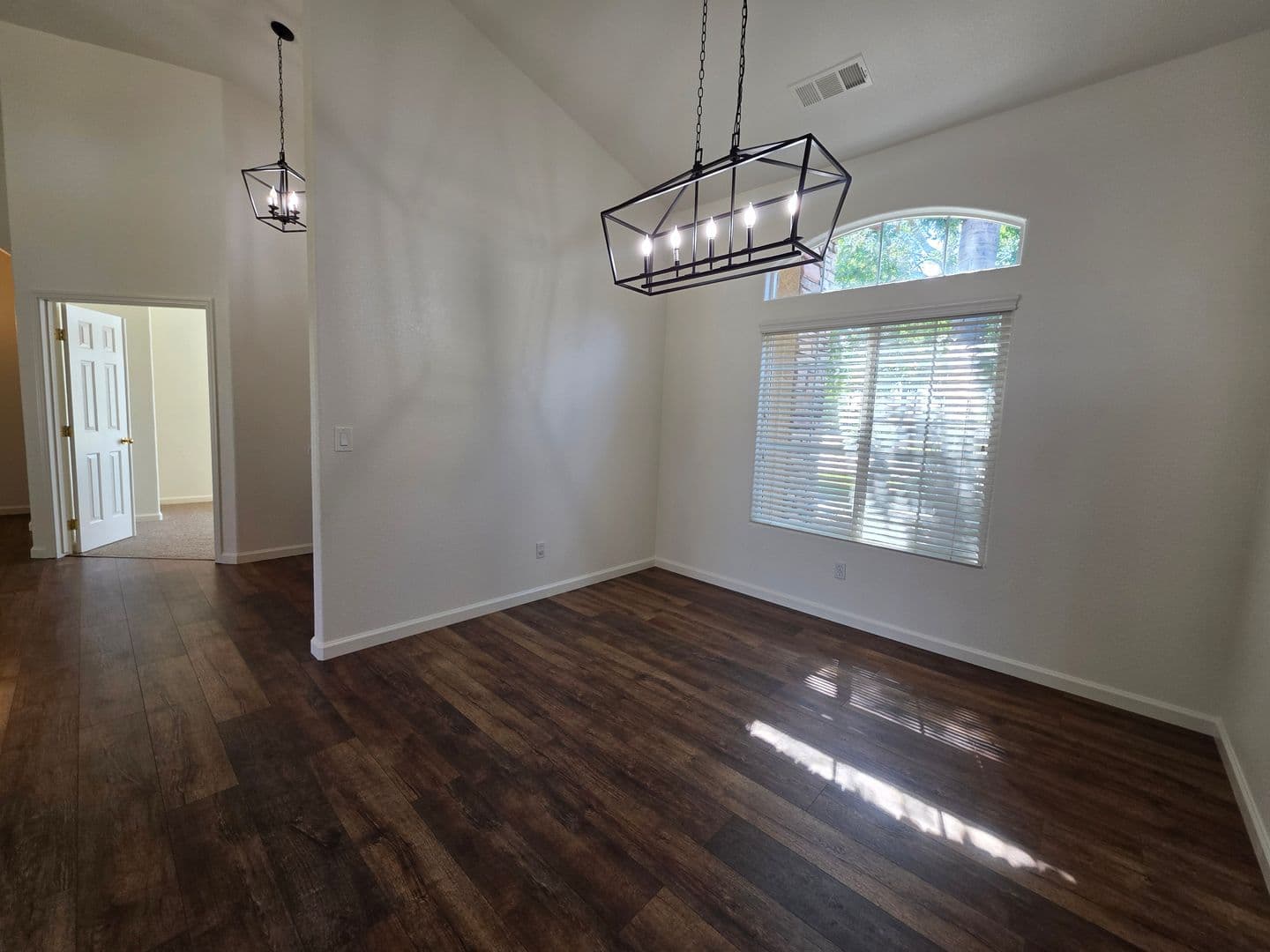 Visalia House: 1008 E. Arlen St