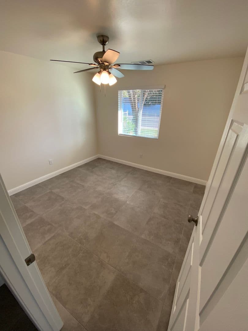 Visalia Apartment: 1134-1140 Chinowth / 4030-4036 Tulare