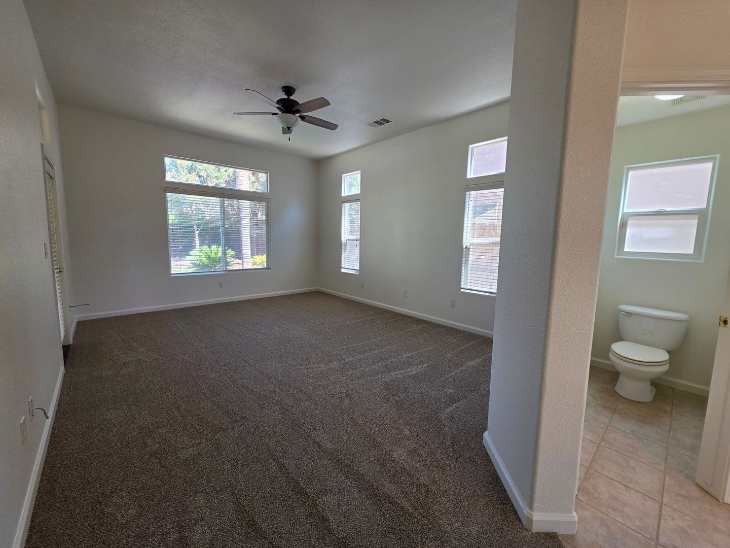 Visalia House: 1008 E. Arlen St