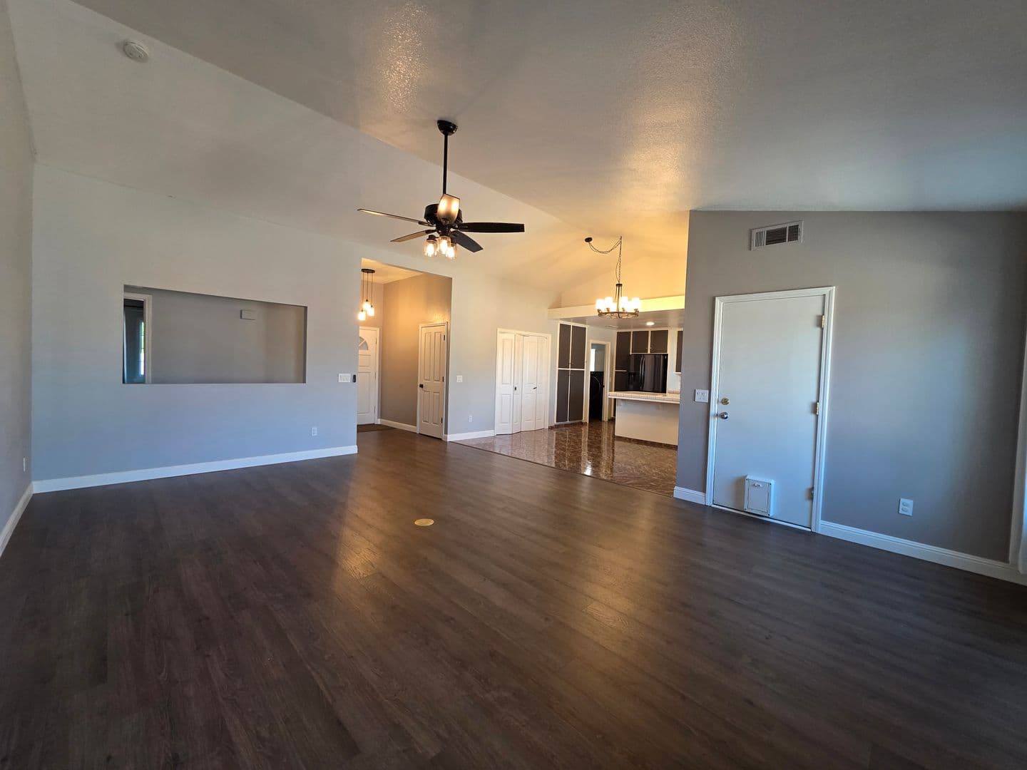 Visalia House: 1550 E. Vine Ct.