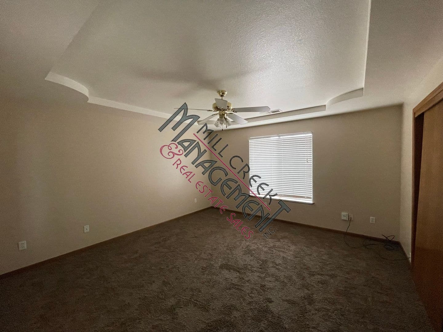 Tulare House: 1913 Del Monte Ct