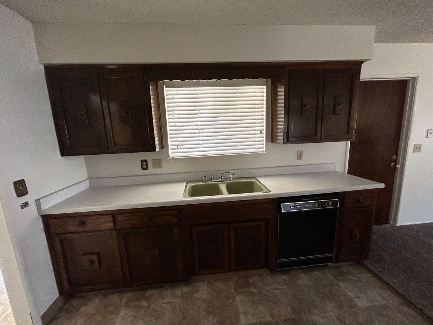 Visalia House: 2940 S. Woodland