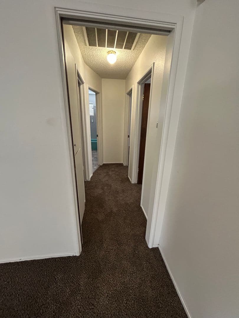 Visalia House: 2940 S. Woodland