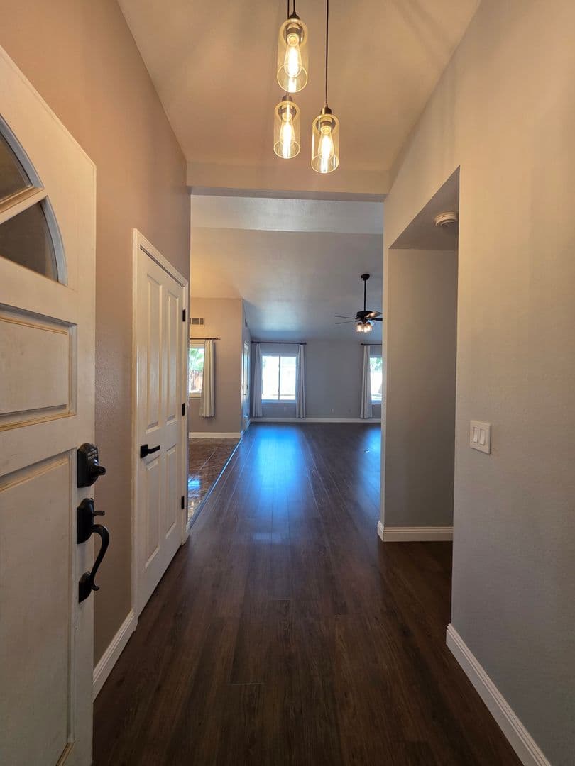 Visalia House: 1550 E. Vine Ct.
