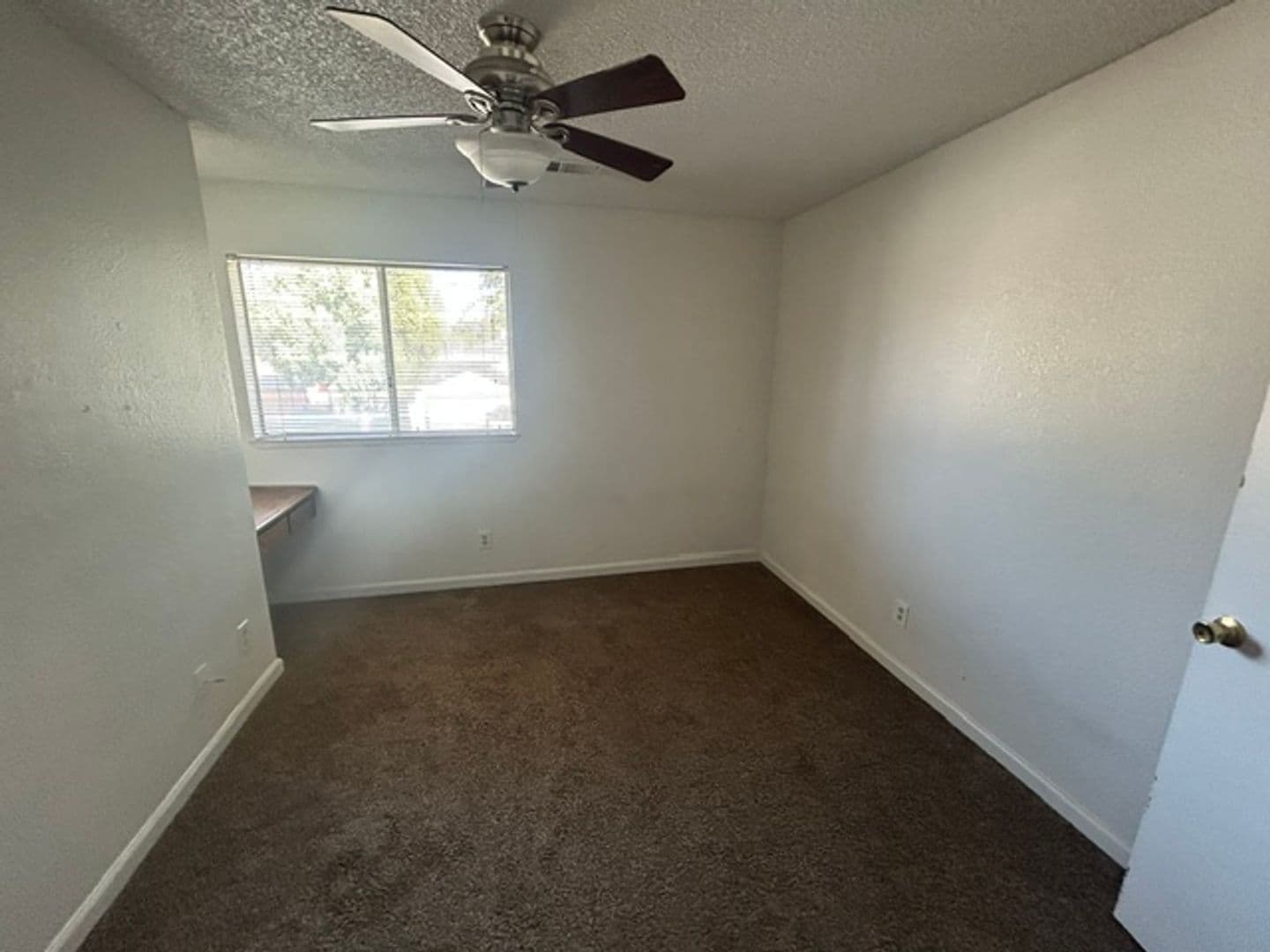 Visalia House: 2411 N Bradley