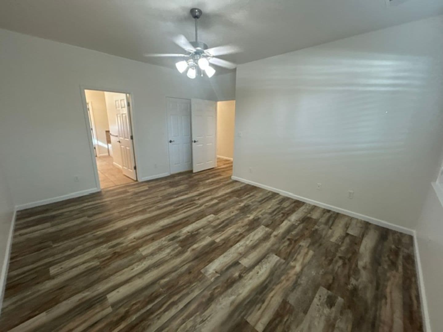Visalia House: 328 S Holland CT