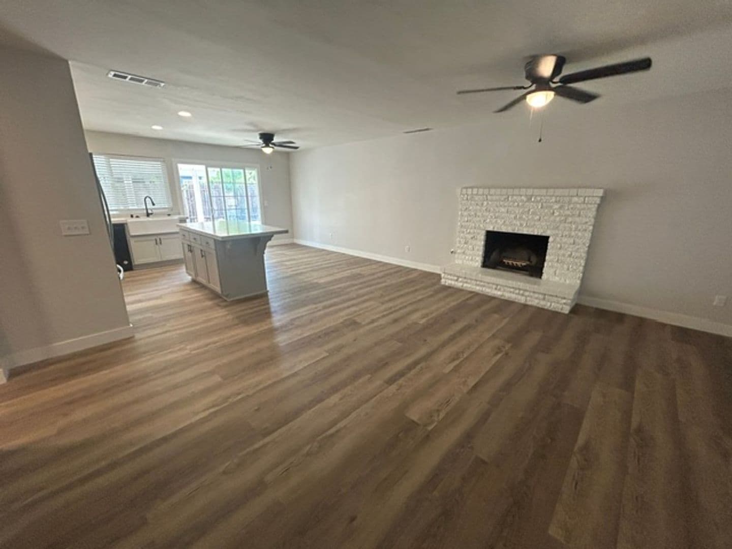 Visalia House: 1928 S. Bollinger St