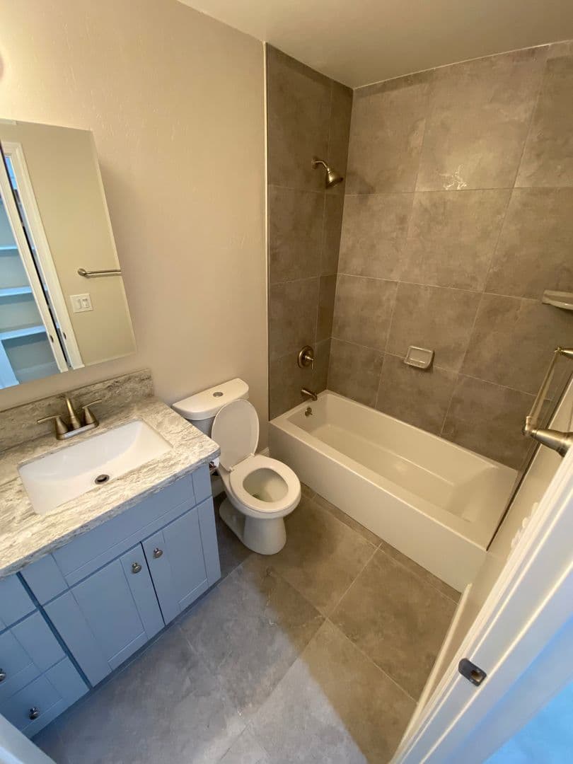 Visalia Apartment: 1134-1140 Chinowth / 4030-4036 Tulare