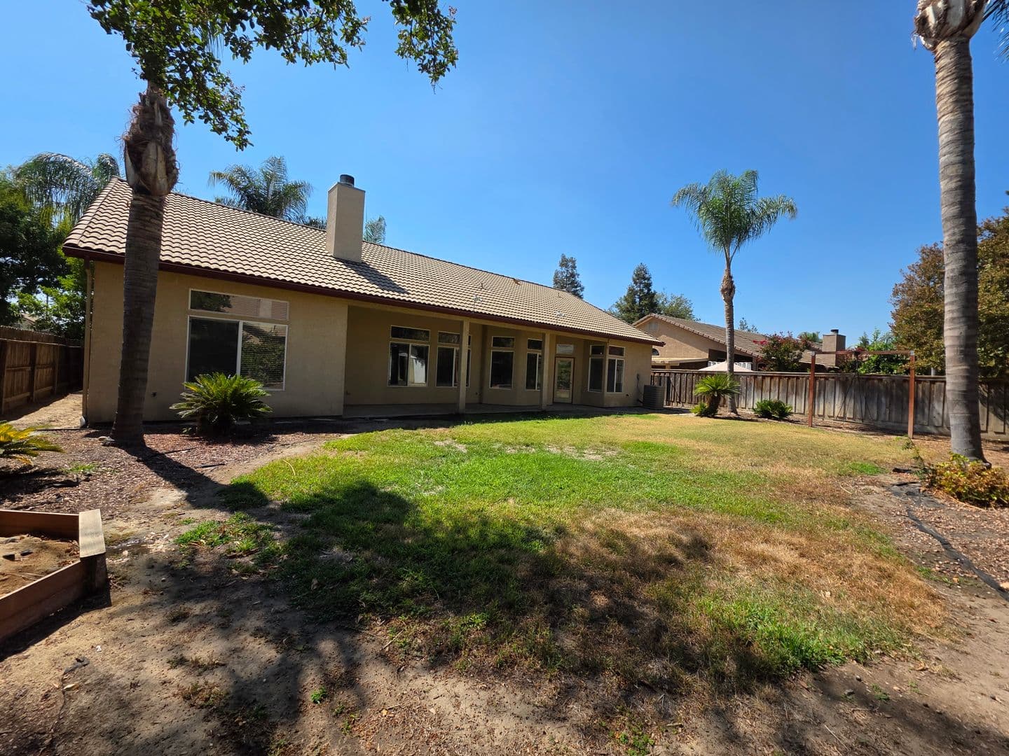 Visalia House: 1008 E. Arlen St
