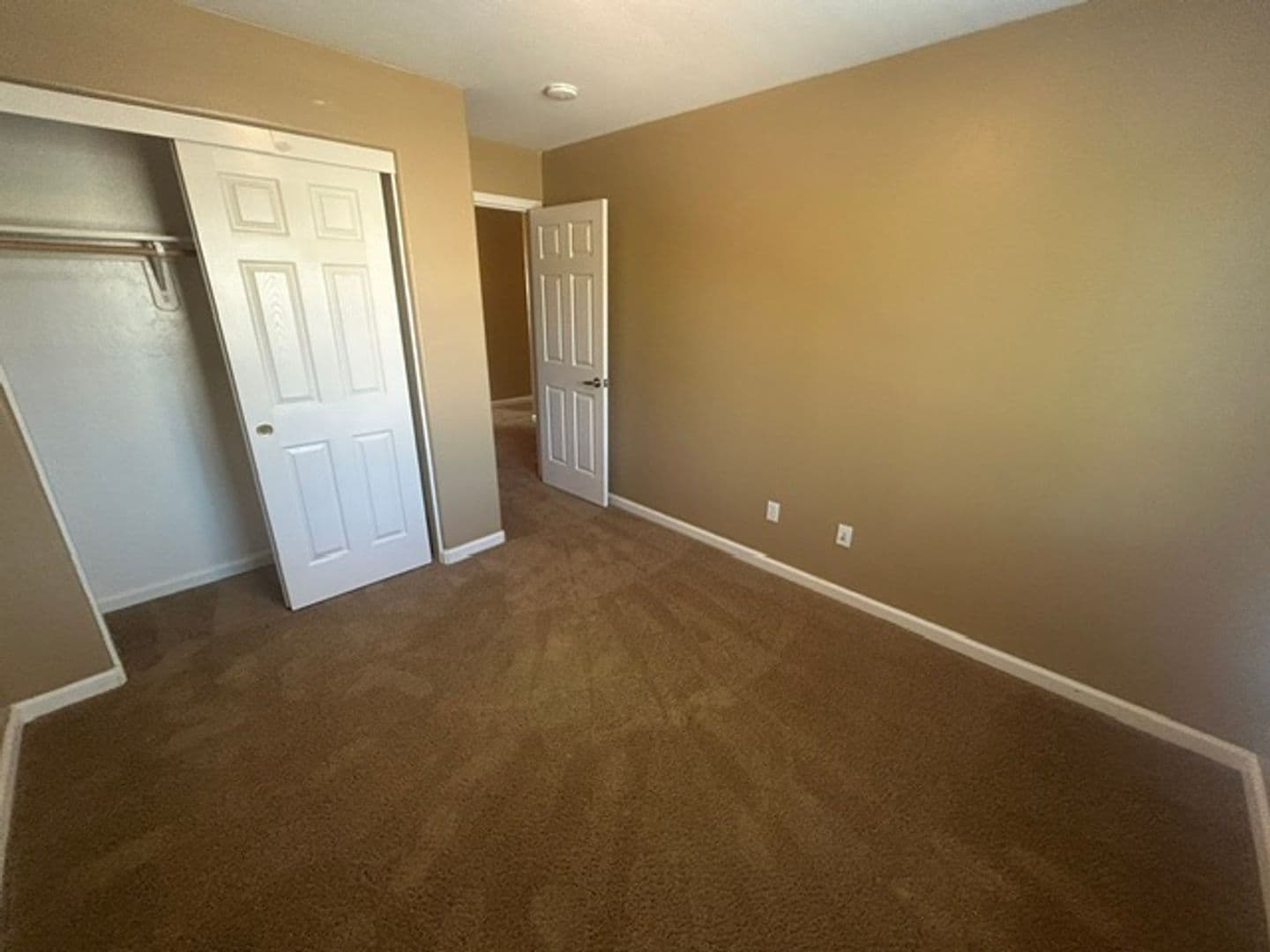 Visalia House: 2305 E Dorothea Ave