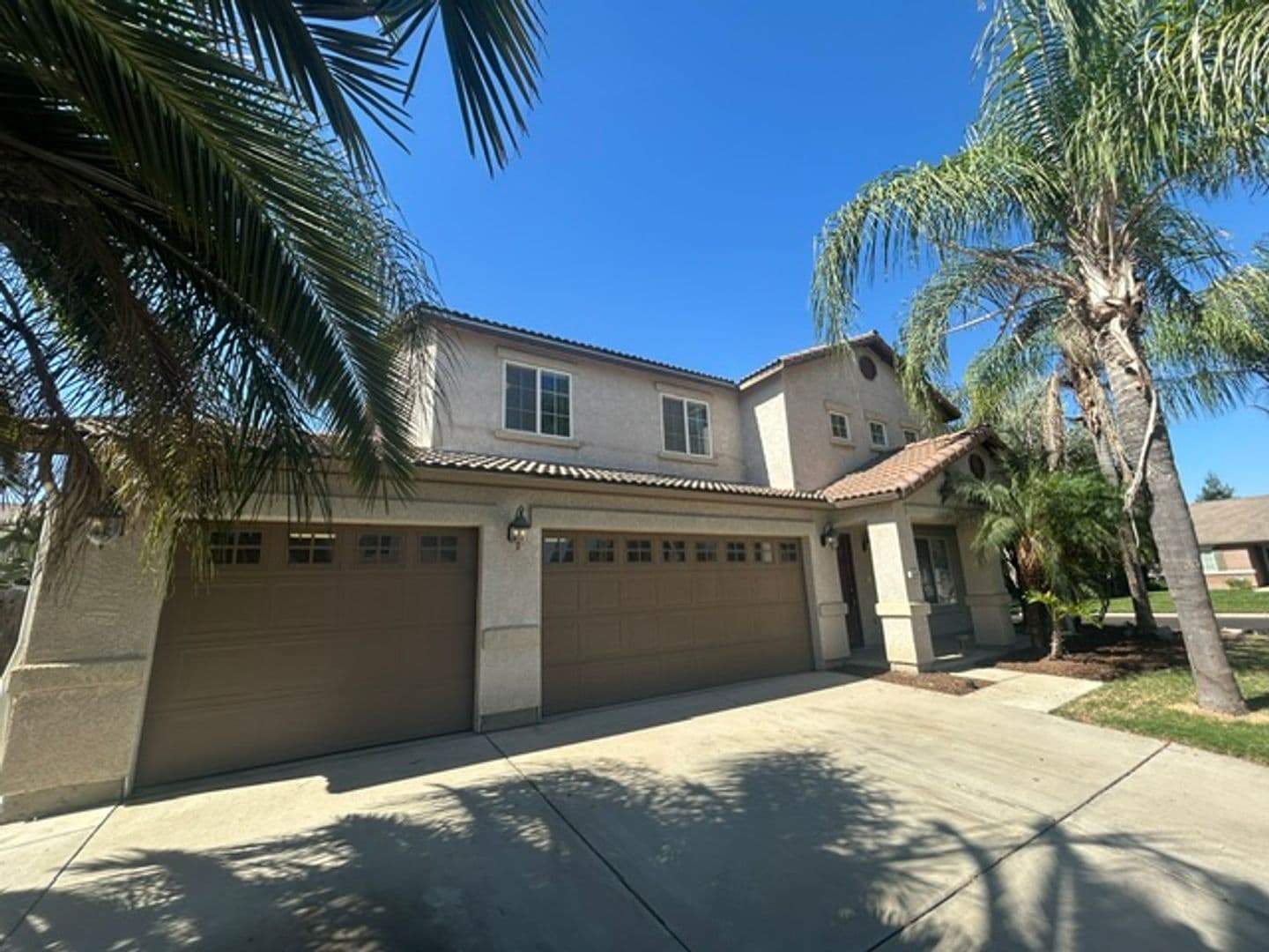 Visalia House: 2305 E Dorothea Ave