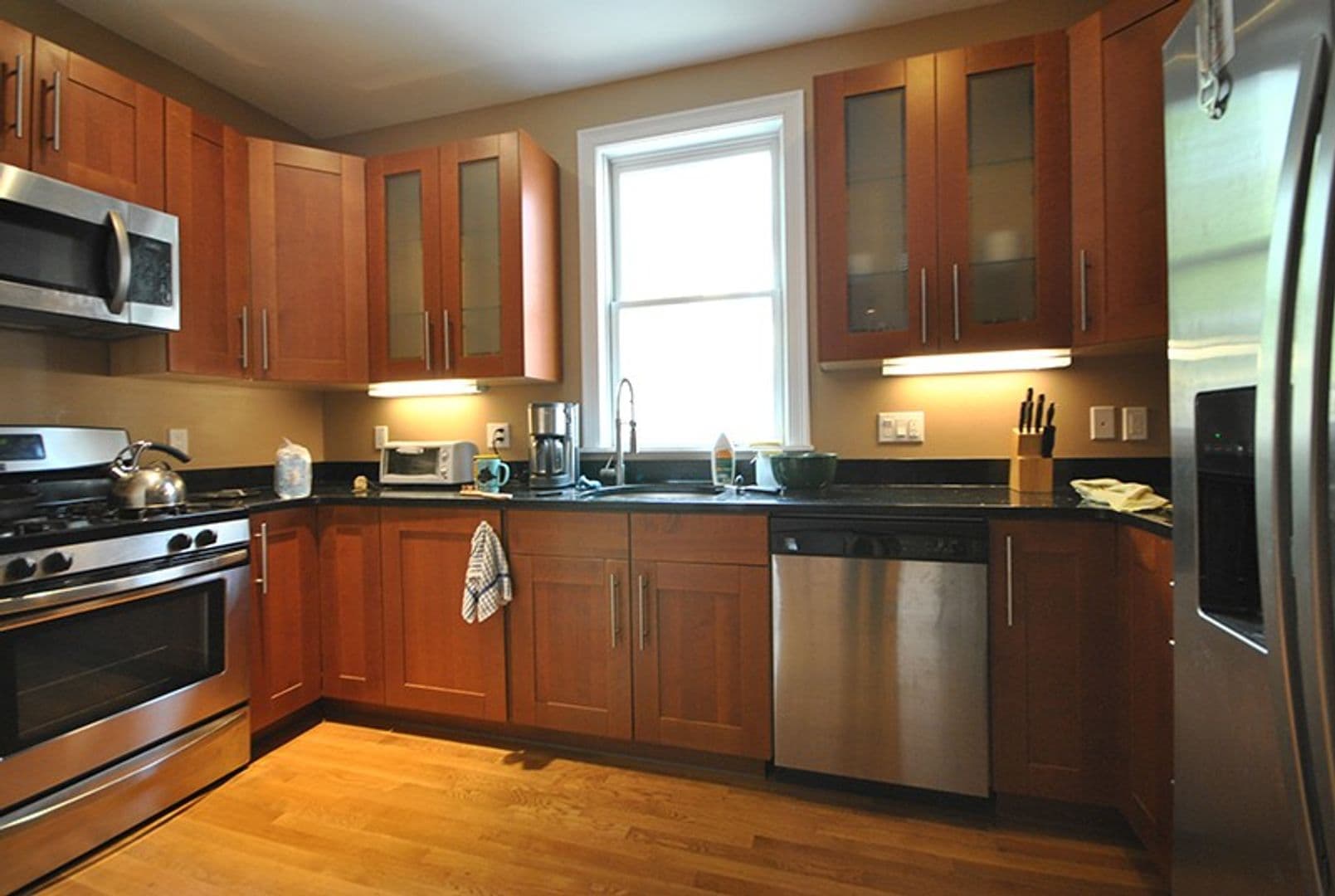 Brookline Apartment: 1592 Beacon St