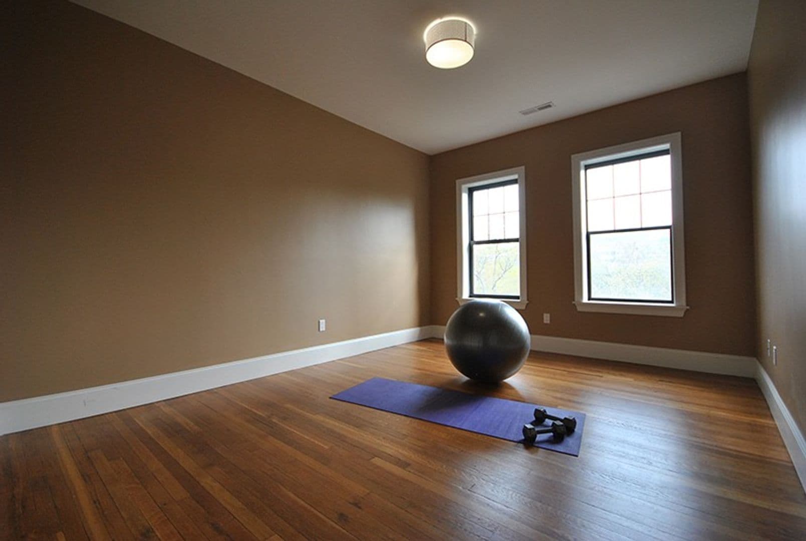 Brookline Apartment: 1592 Beacon St
