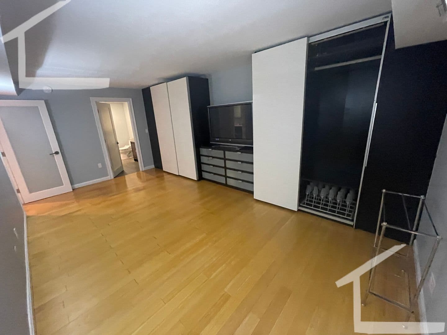 Chestnut Hill House: 57 Broadlawn Park