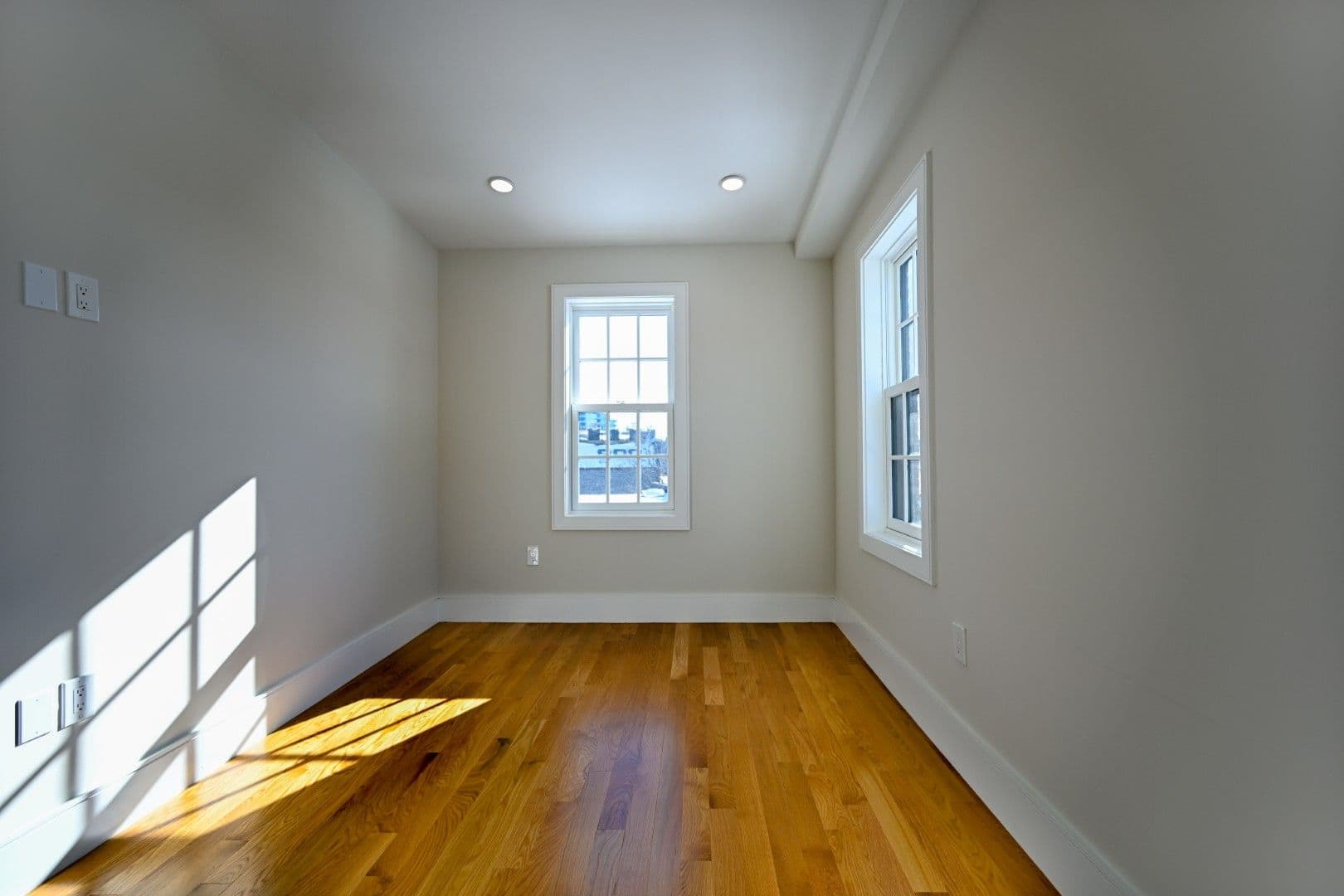 Boston Apartment: 18 Winchester Street