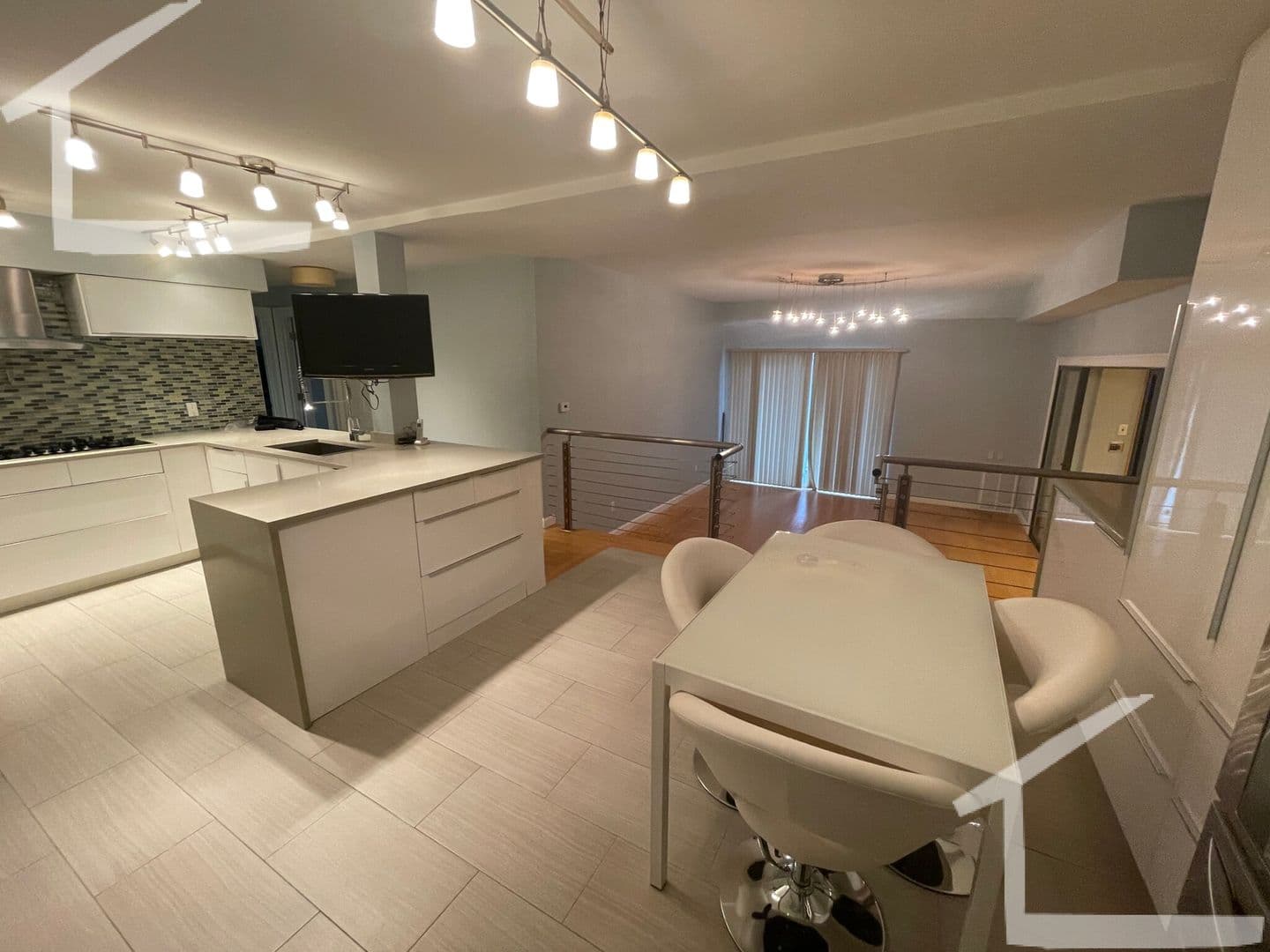 Chestnut Hill House: 57 Broadlawn Park