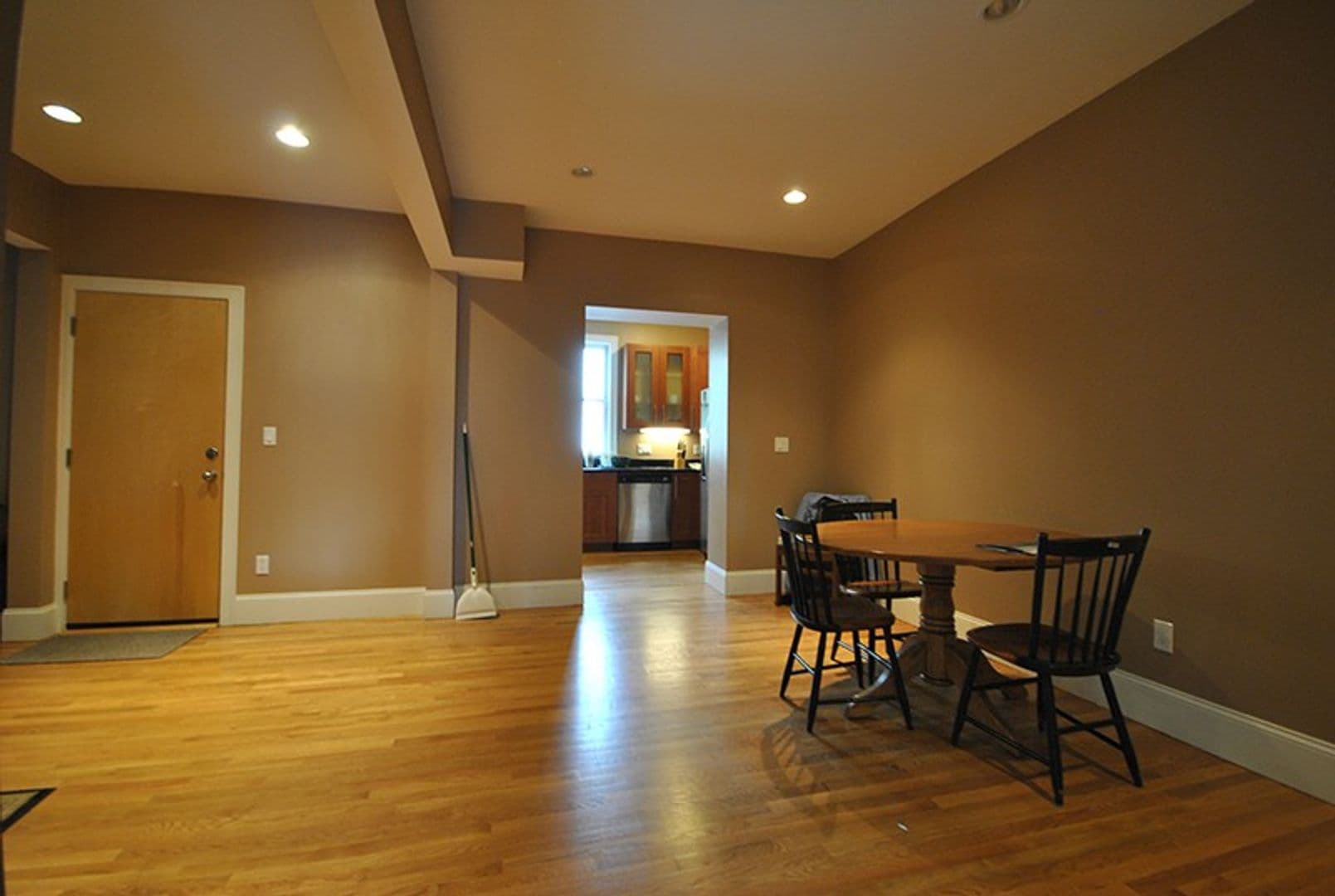 Brookline Apartment: 1592 Beacon St