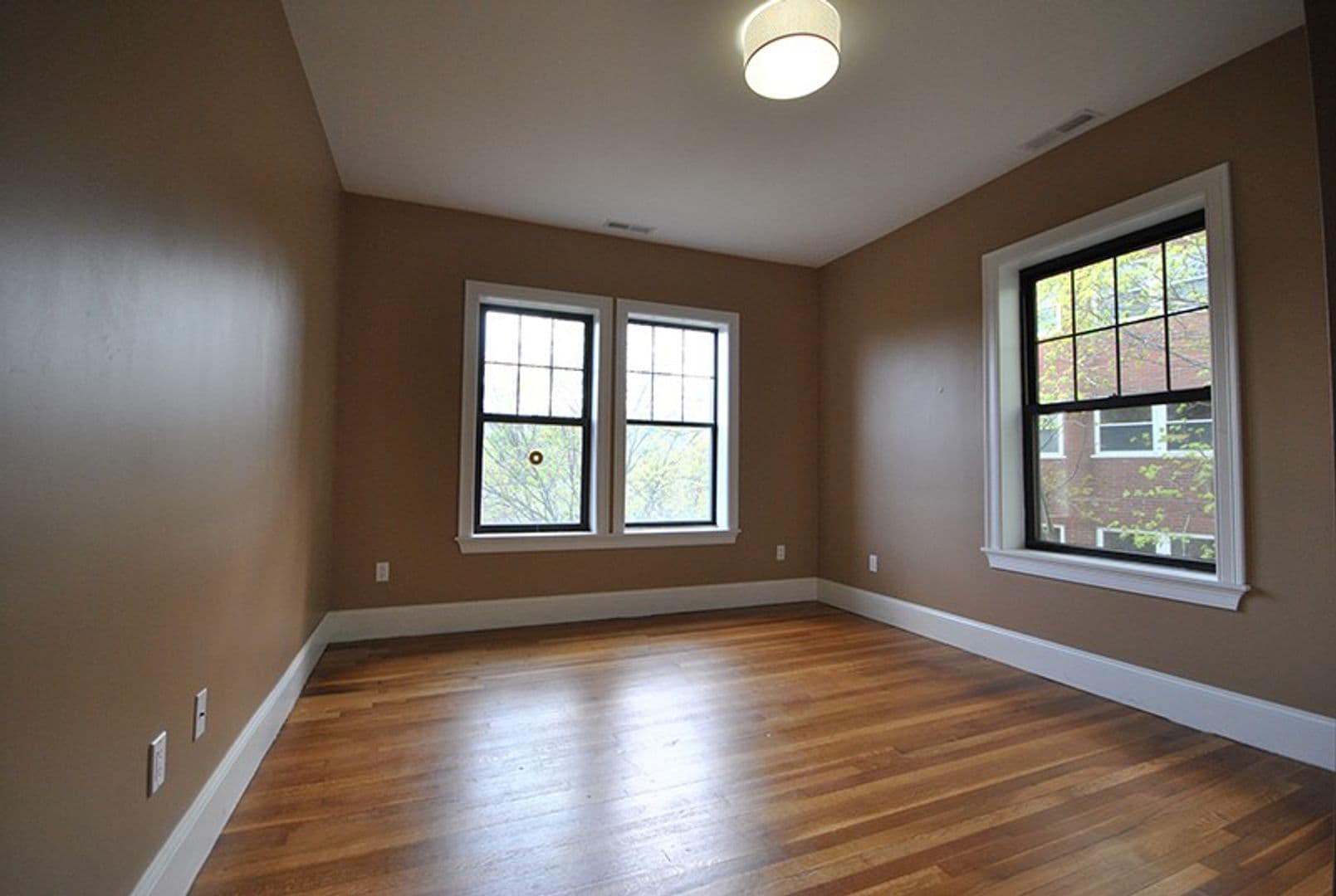 Brookline Apartment: 1592 Beacon St