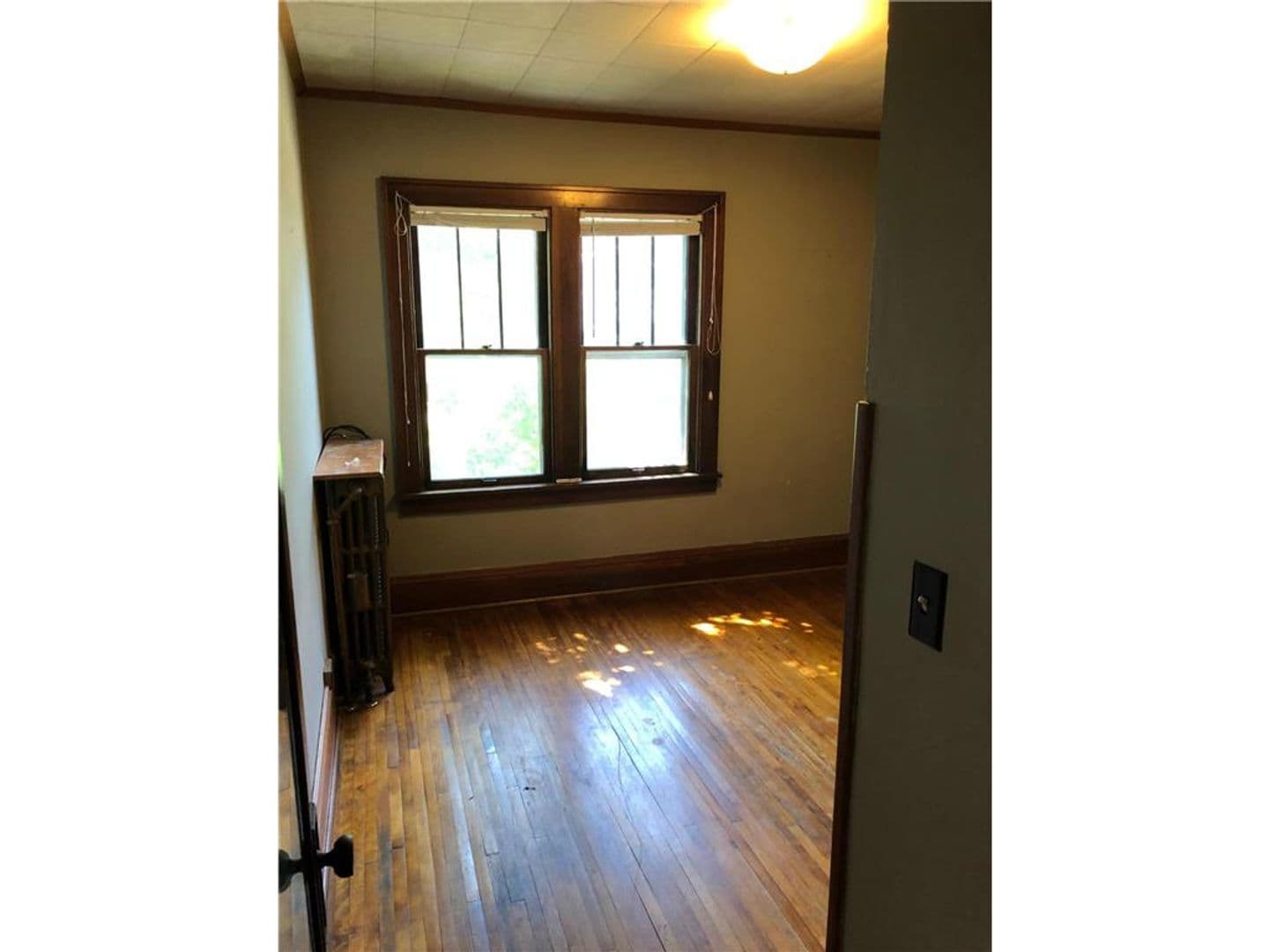St. Paul Apartment: 824 Aldine St