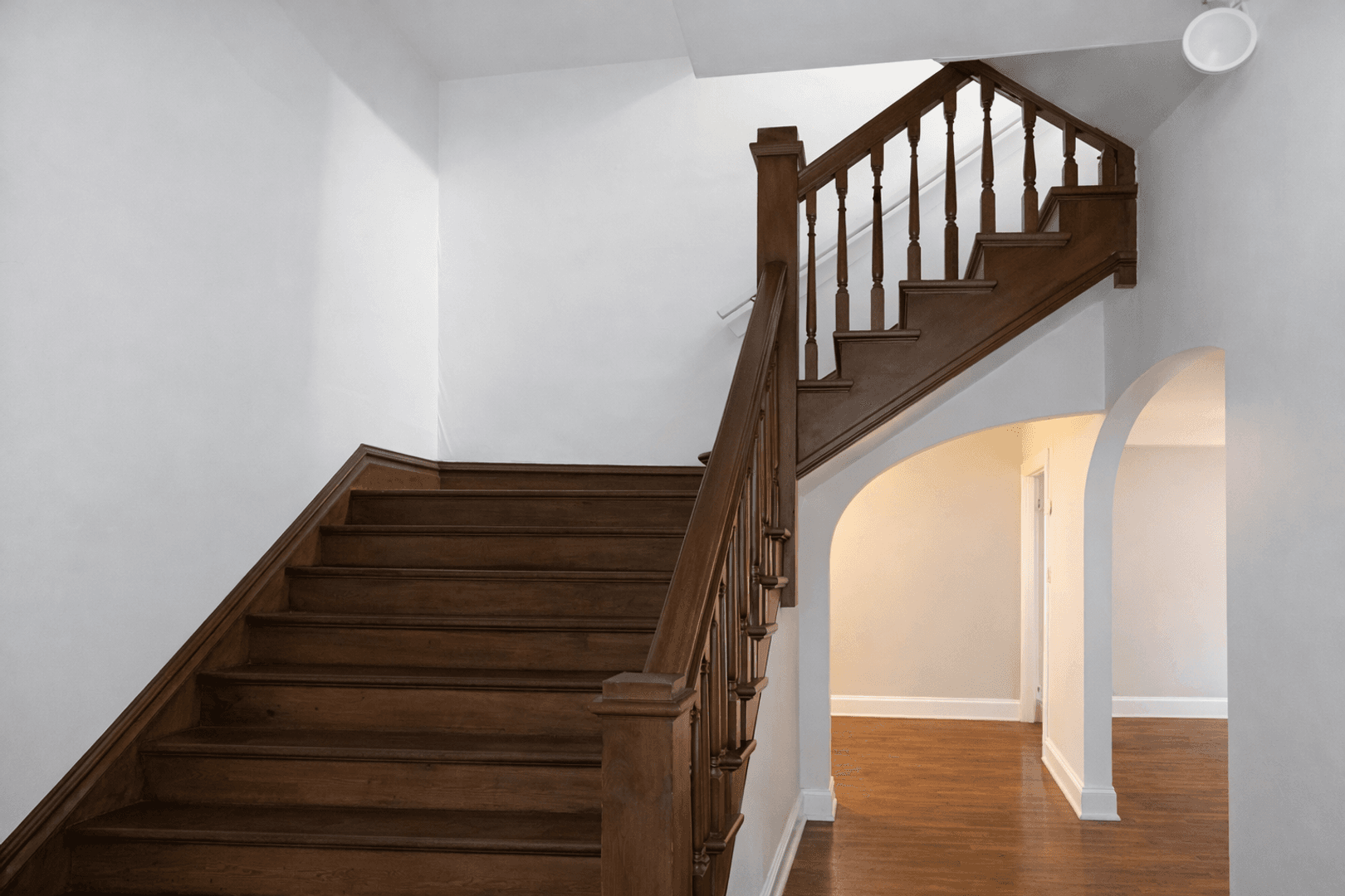 Minneapolis Apartment: 887 22nd Ave SE