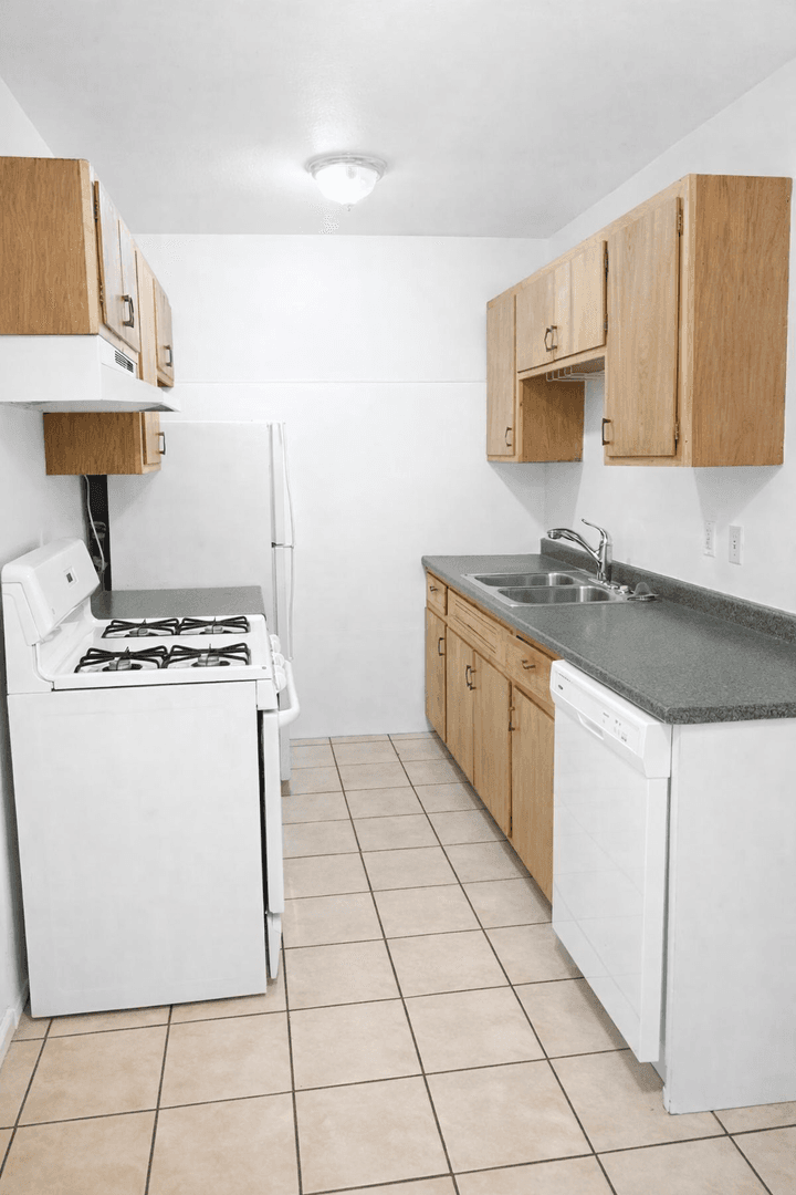 Minneapolis Apartment: 801 University Ave SE