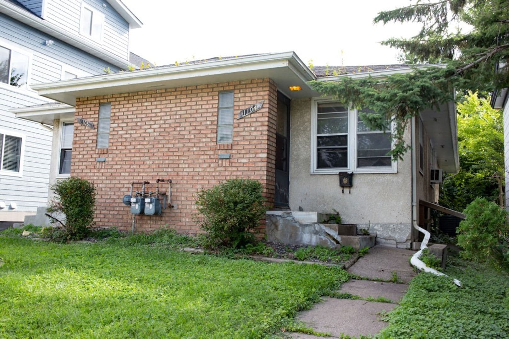 Minneapolis Apartment: 1104-06 13th Ave SE