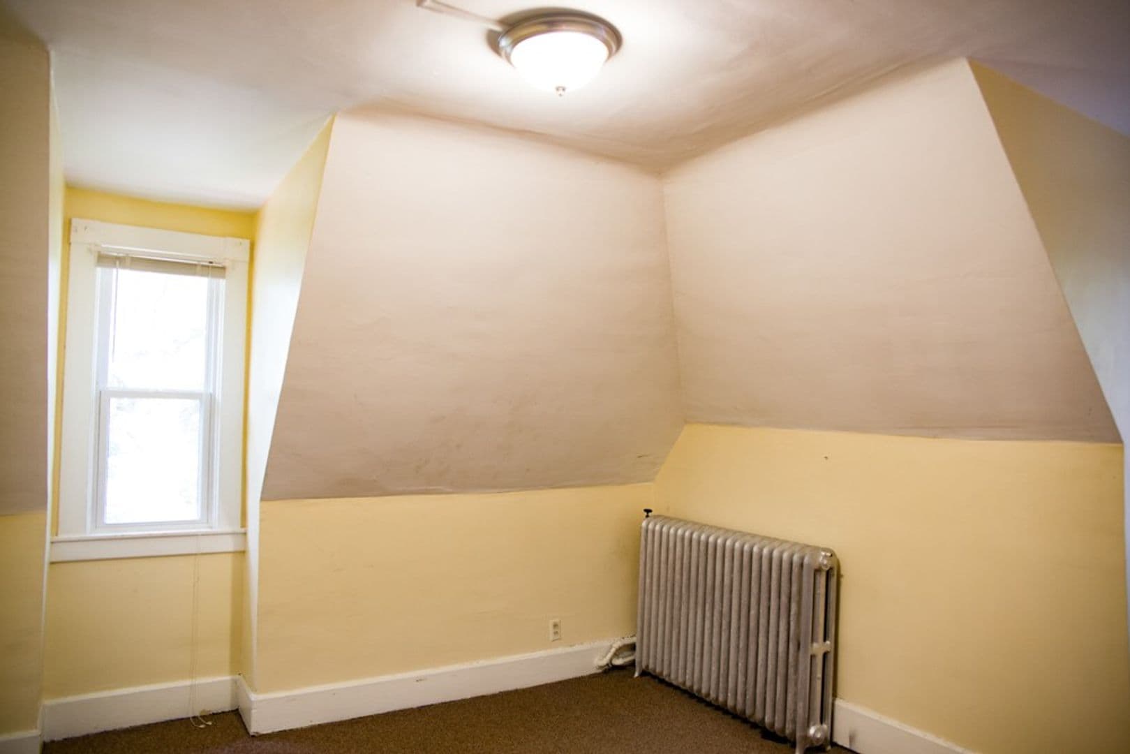 Minneapolis Apartment: 809 6th St SE