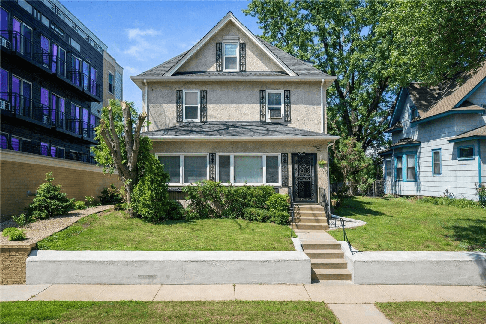 St. Paul Apartment: 1555 Carroll Ave
