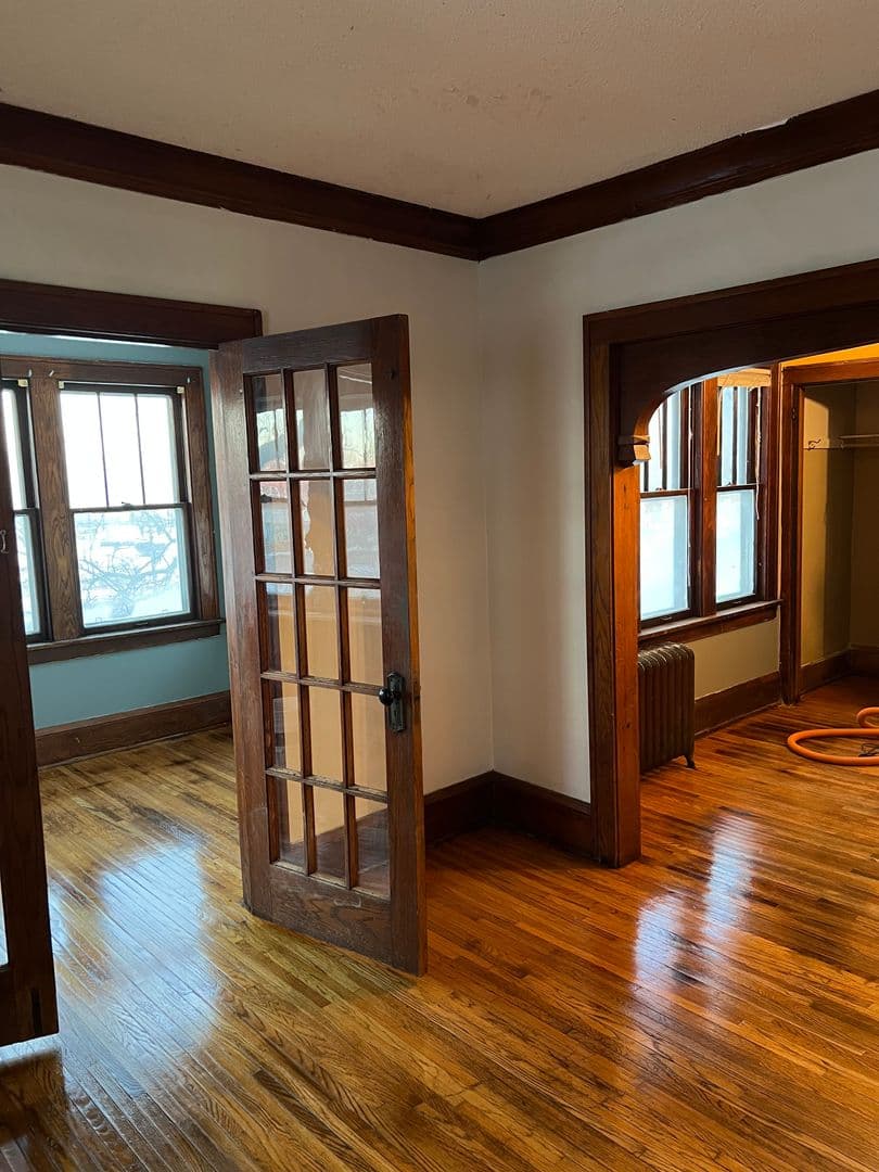 St. Paul Apartment: 613 Snelling Ave N