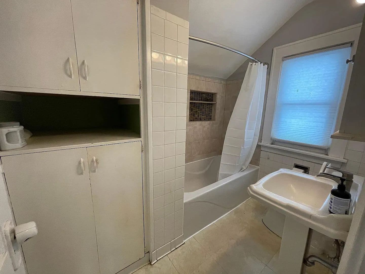 St. Paul House: 439 Snelling Ave S