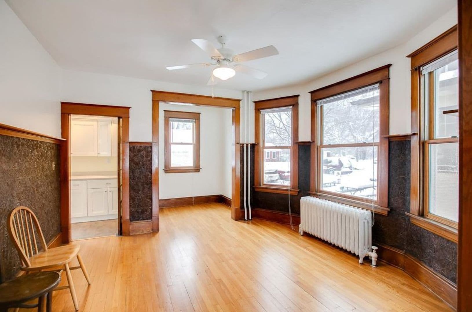 St. Paul House: 807 Snelling Ave N