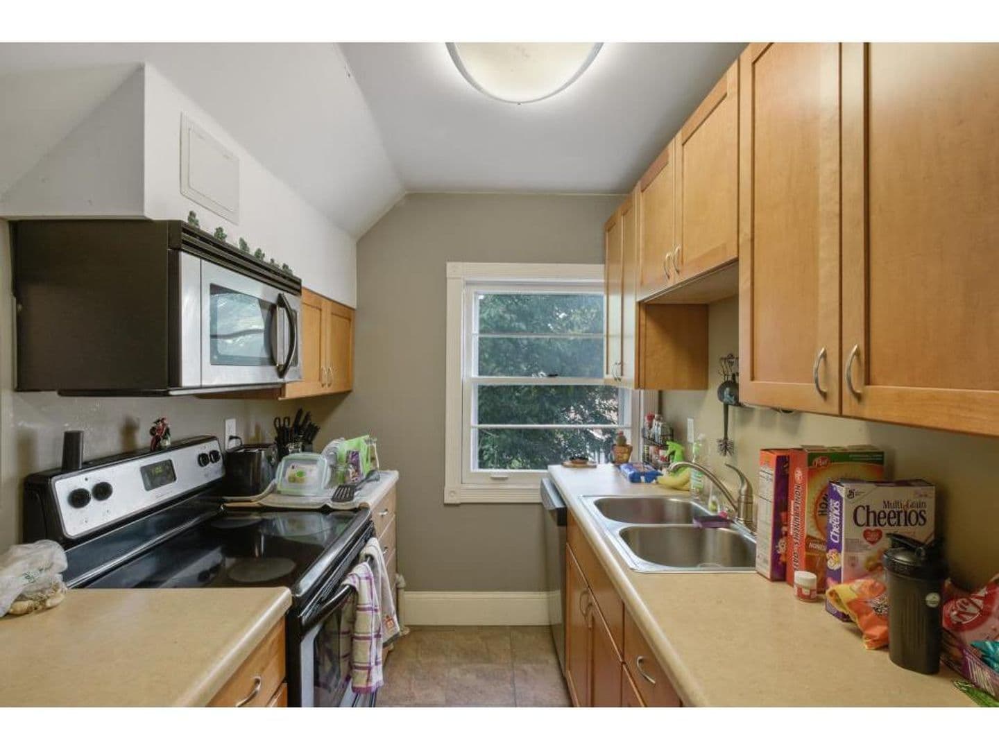 St. Paul Apartment: 1270 Seminary Ave